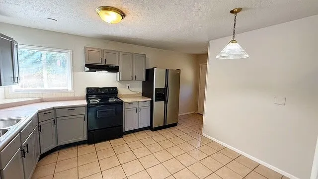 3245 Chrysler St — Photo 5