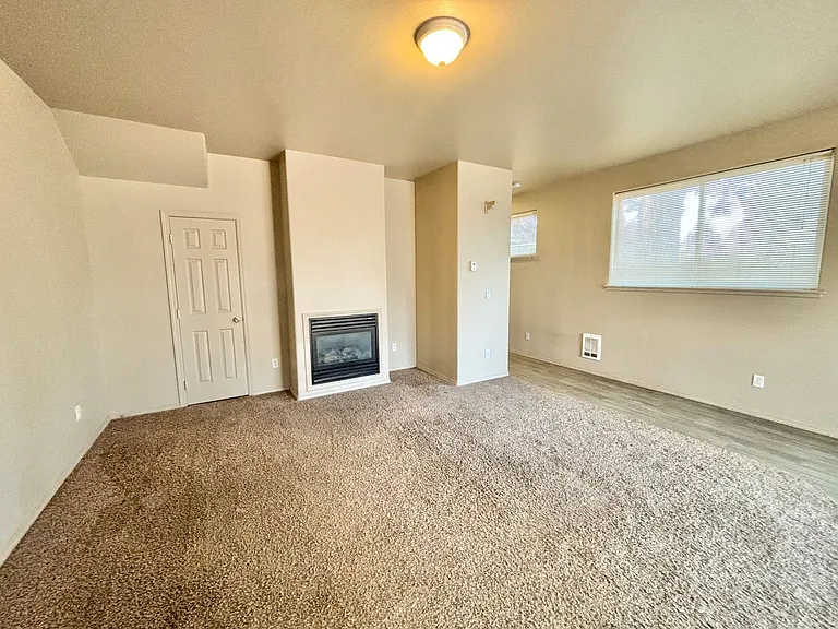 14 SE McKinley Ave #1 — Photo 8