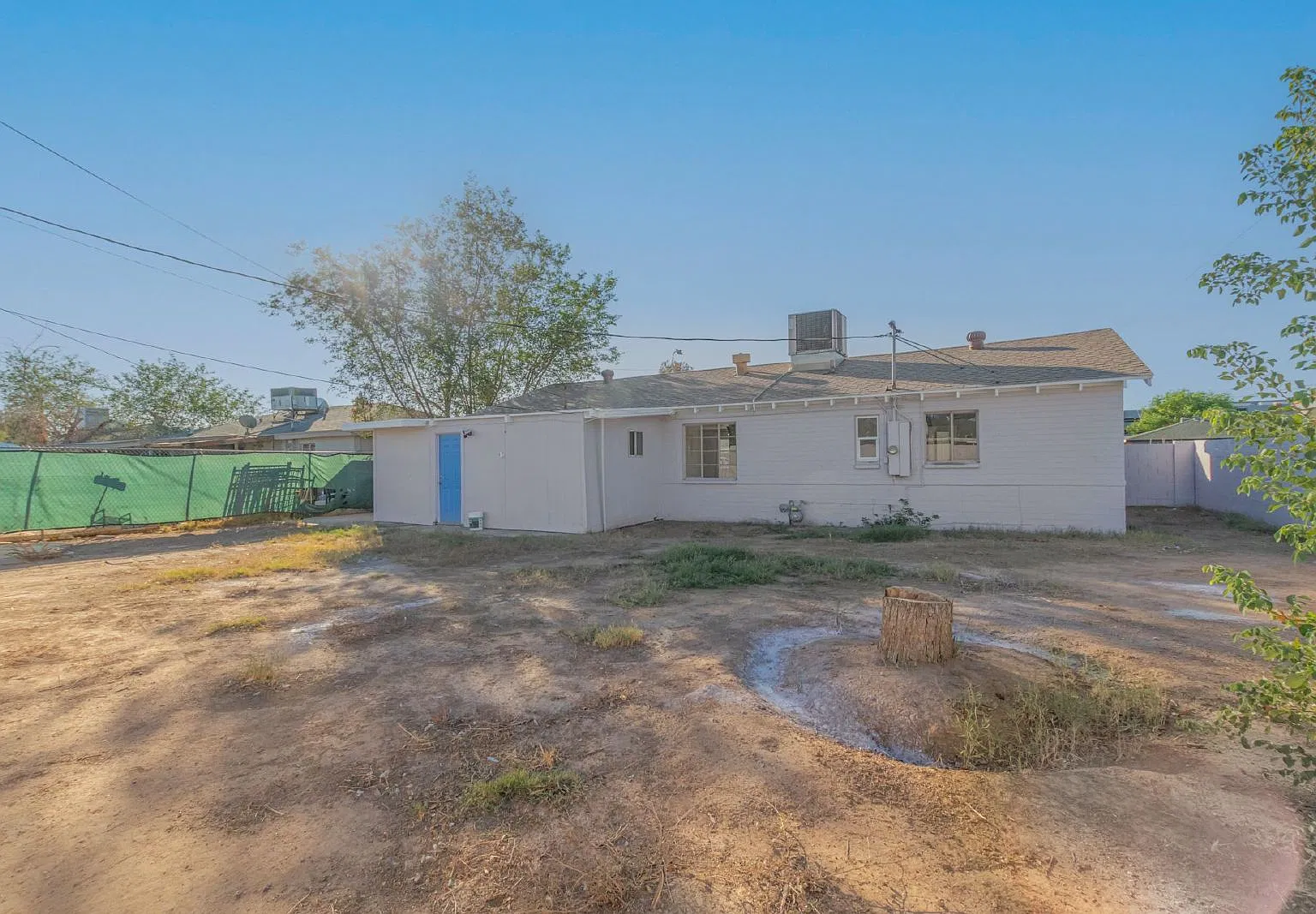 4 bed, 2.0 bath, 1092 sqft, $2,000 — Photo 3