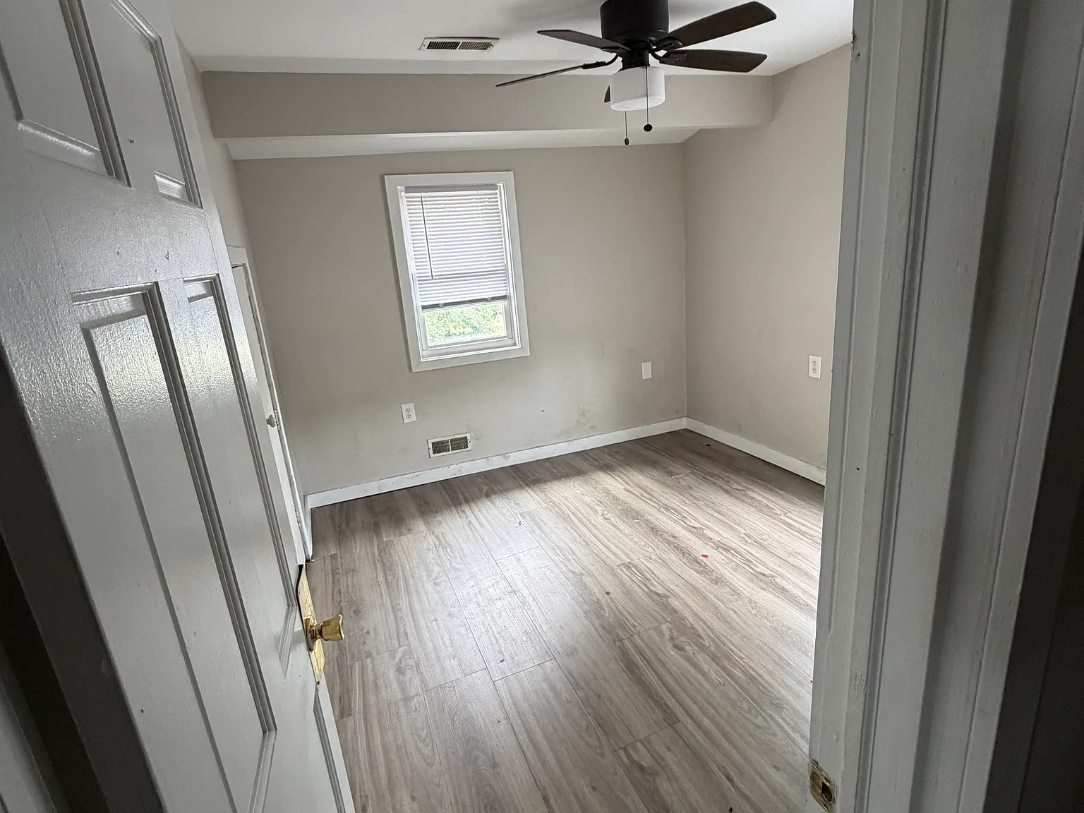 3 bed, $1,350 — Photo 4