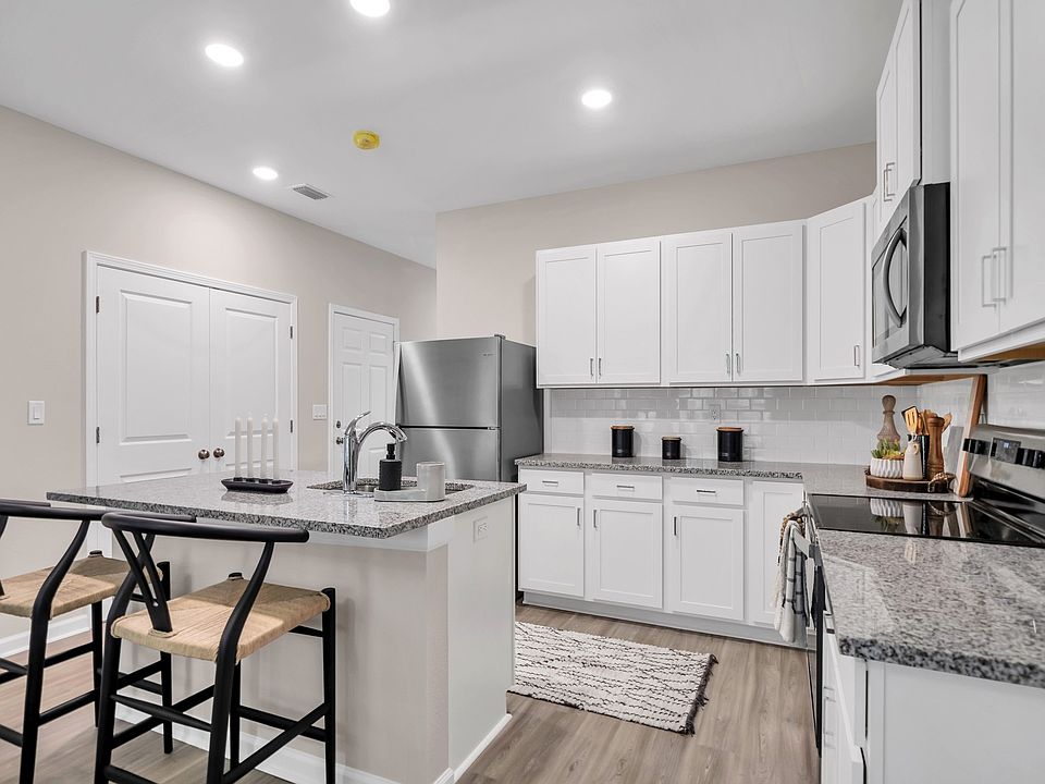 1st image of 34 Silverado Cir #1-402
