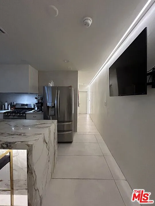 2 bed, 2.0 bath, $5,500 — Photo 4