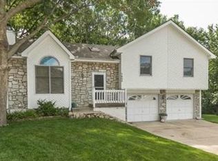 7805 N Seymour Ct, Kansas City, MO 64152