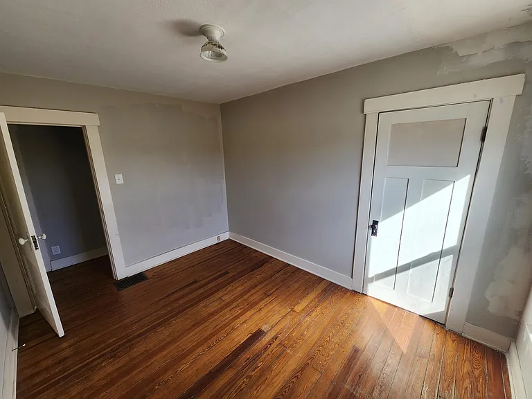 2604 Wayne Ave — Photo 12