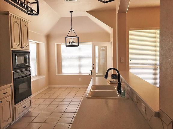 4th image of 2670 Fern Valley Ln
