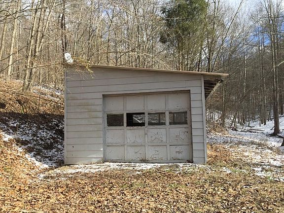 2nd image of 129 Lemur Ln