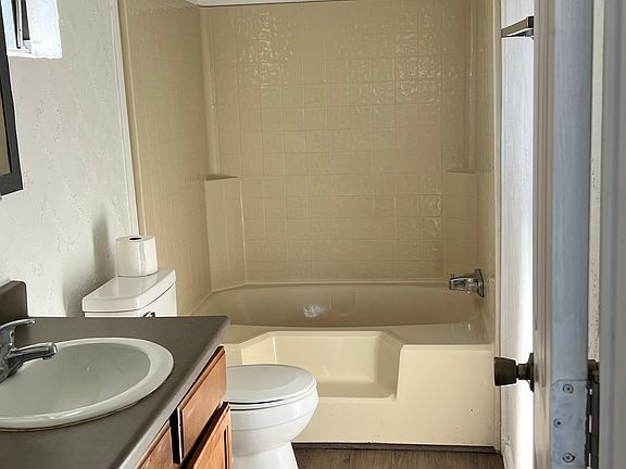5th image of 624 N Cecil St