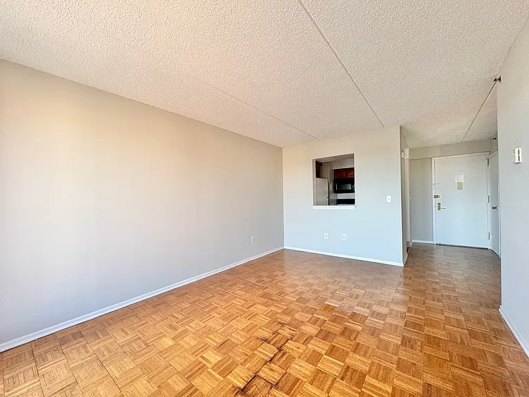 14-56 31st Dr #9A — Photo 3