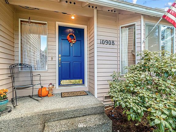 2nd image of 10908 210th St SE