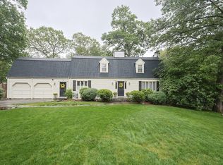 10 Victoria Cir, Norwood, MA 02062