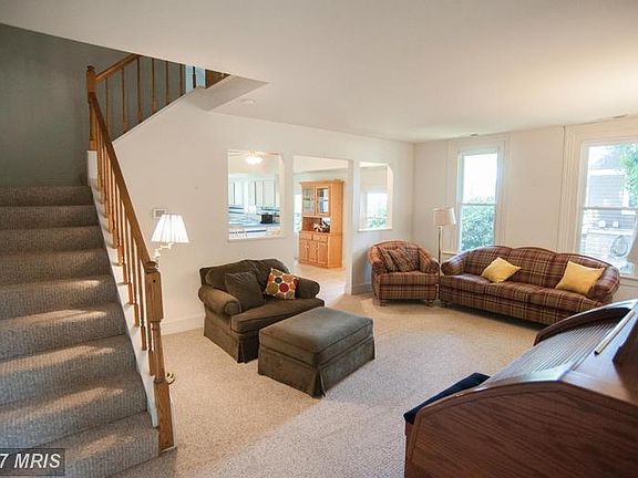 5th image of 203 Chesterfield Ave
