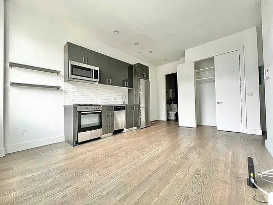 Rented by Doorway NYC, LLC | media 33