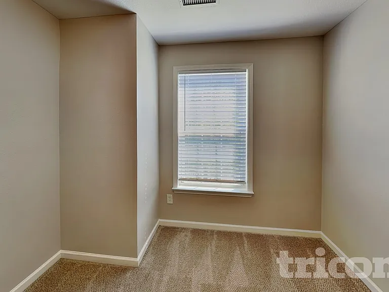 807 Chastain Ave — Photo 13
