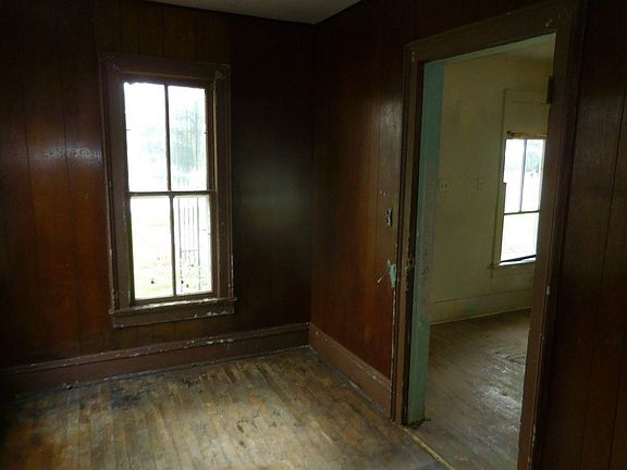 4th image of 317 N Freeborn St
