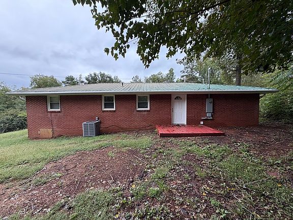 3rd image of 192 Brackett Rd