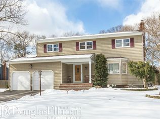 666 Chester Rd, Sayville, NY 11782