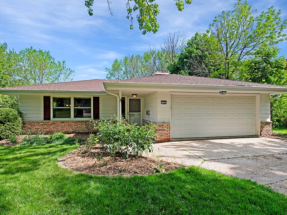 1st image of 1384 Harris Dr