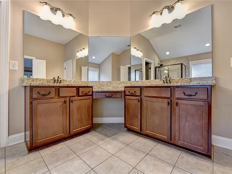 3709 Union Park Dr — Photo 44