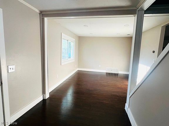 3rd image of 5935 Main Ave