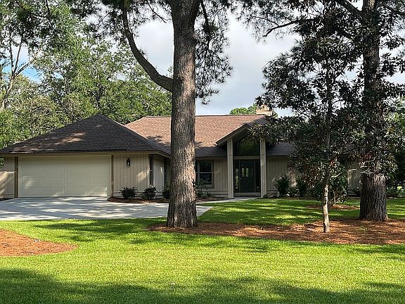 2nd image of 7 Claire Dr