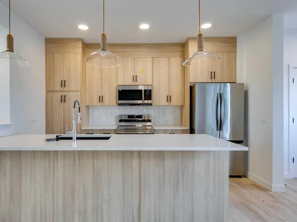 47 SW Andalusian Rd, Cochrane, AB T4C 3B7