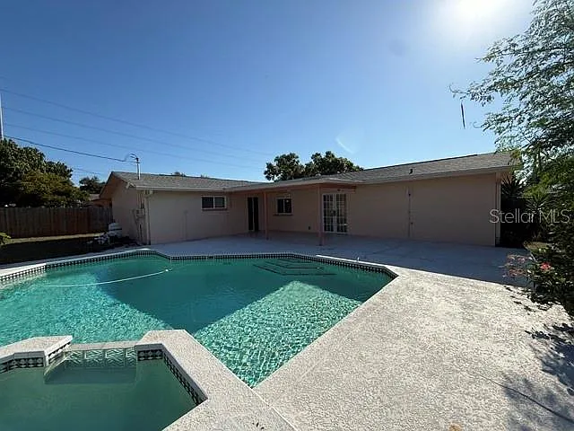 3 bed, 2.0 bath, 1503 sqft, $3,000 — Photo 3