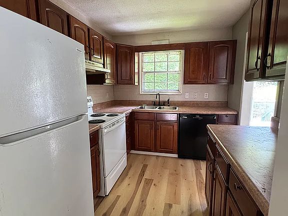 4th image of 6608 Ellesmere Dr
