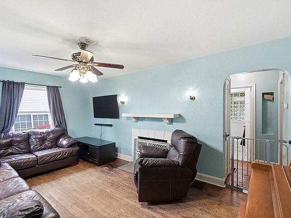 5th image of 121 South St