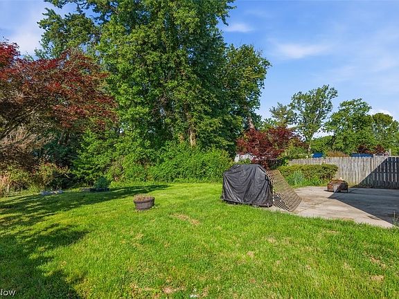 5th image of 146 Riverview Dr