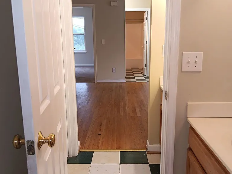 1100 Preston Ave — Photo 10