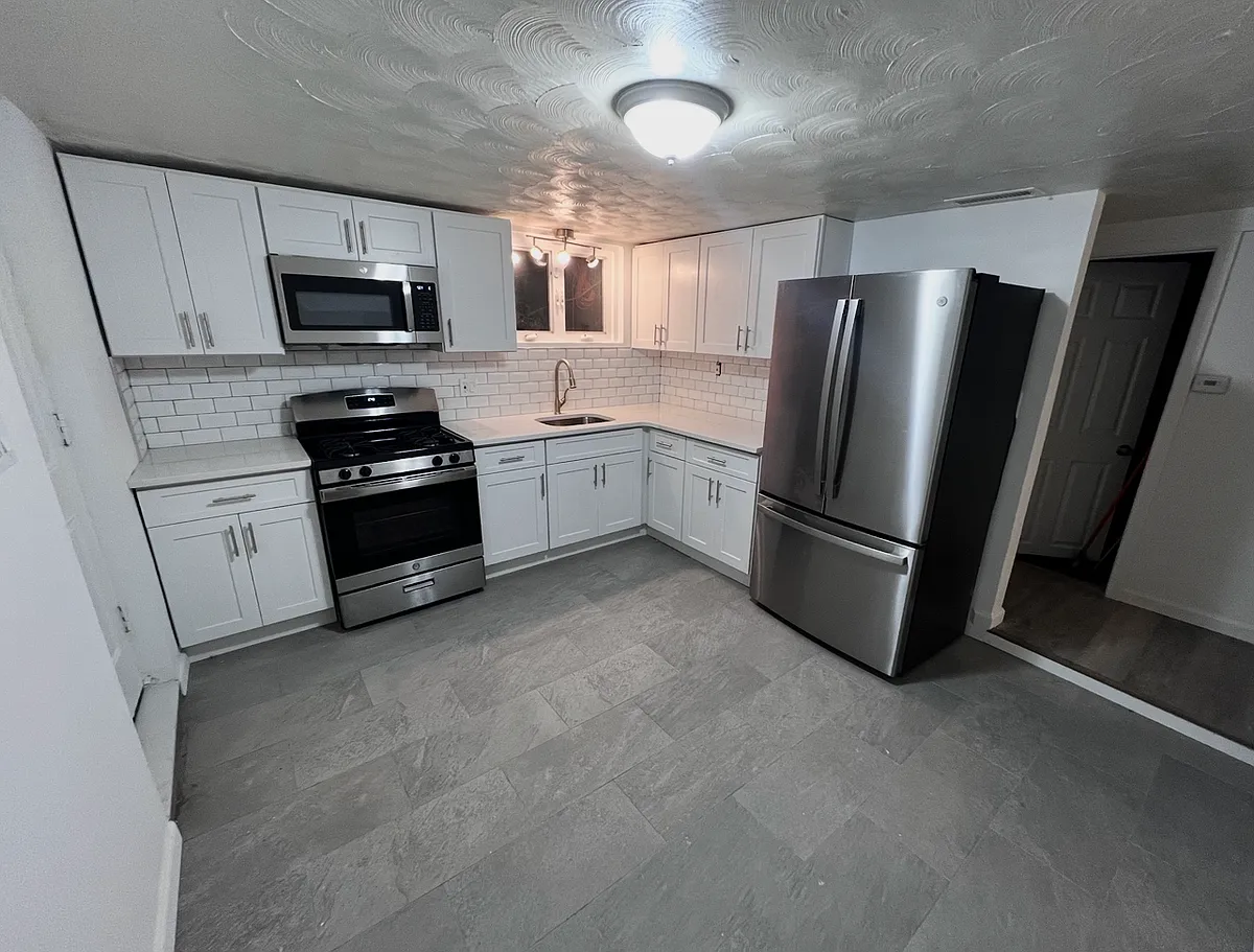 Building Photo - 22 Jewett St #1