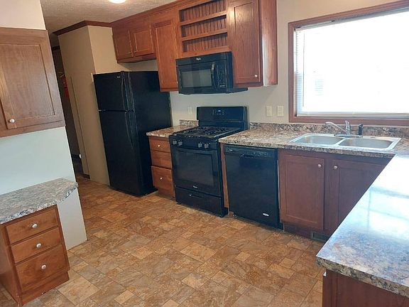 3rd image of 20475 Foster Dr #582