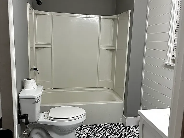 2 bed, 900 sqft, $2,200 — Photo 4