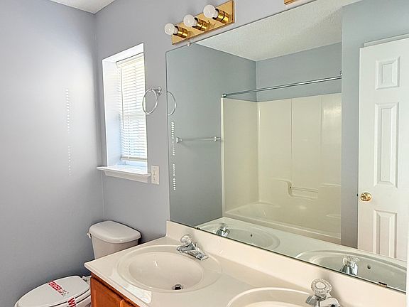 5th image of 14934 Deshler Ct