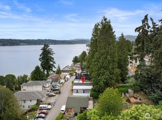 16917 SE 38th Pl, Bellevue, WA 98008