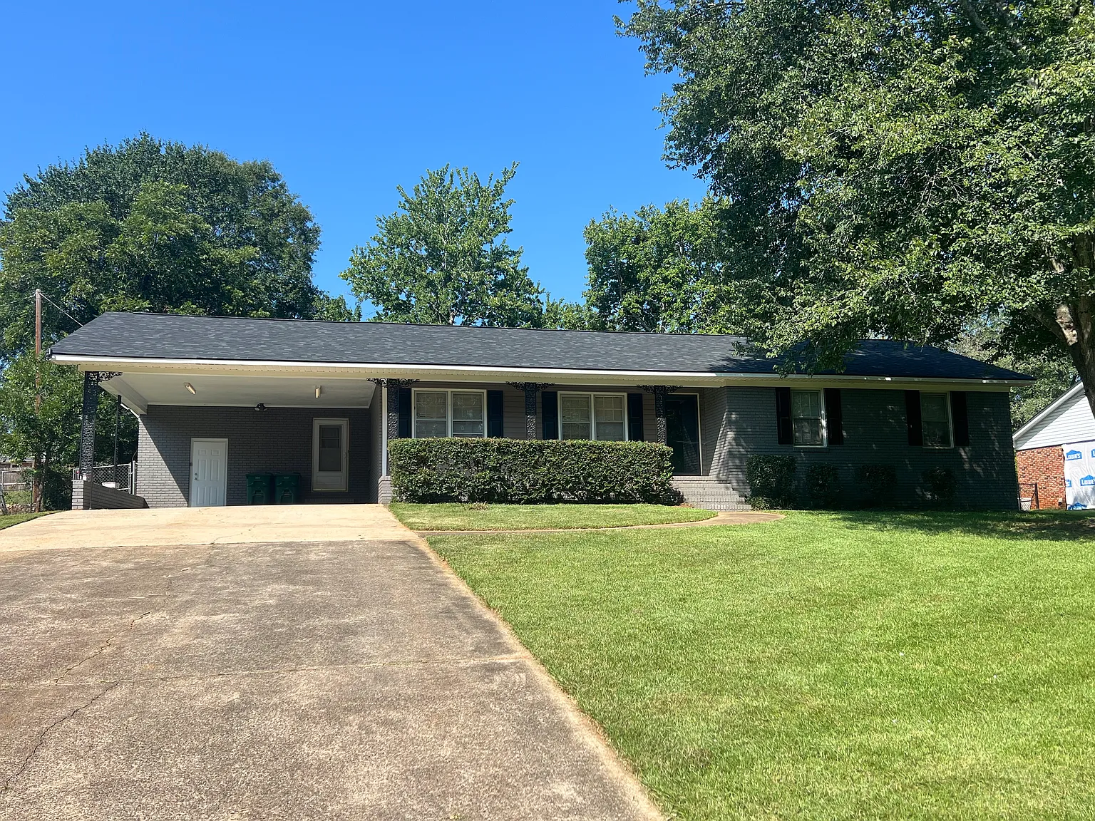 4 bed, 2195 sqft, $2,100 — Photo 2