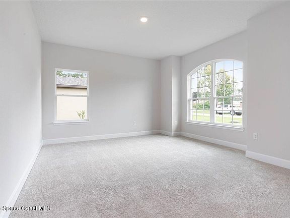 4th image of 527 Winer Ave SW