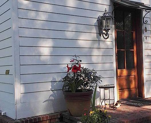 3rd image of 656 Lakeside Dr