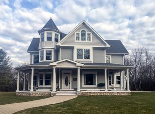 27470 W Cuba Rd, Barrington, IL 60010