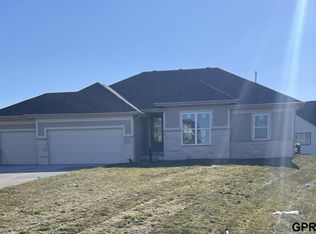 725 N 10th Ave, Springfield, NE 68059