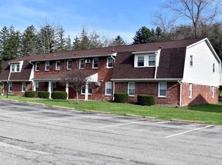714 Williamsburg Dr E, Greensburg, PA 15601