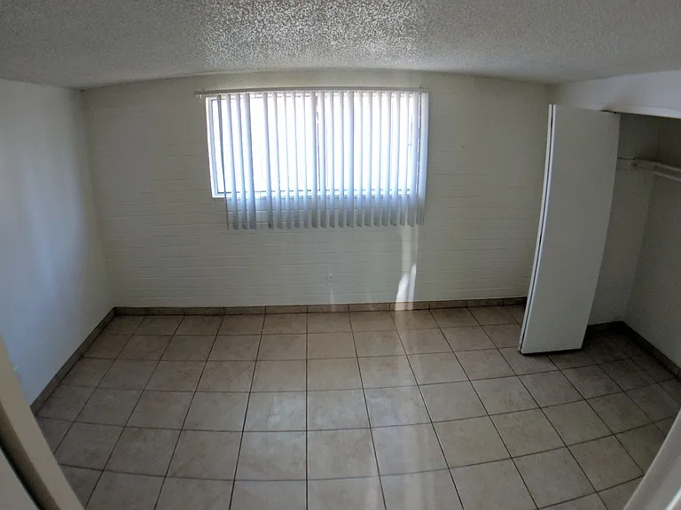 725 E Elm St #B-1 — Photo 4