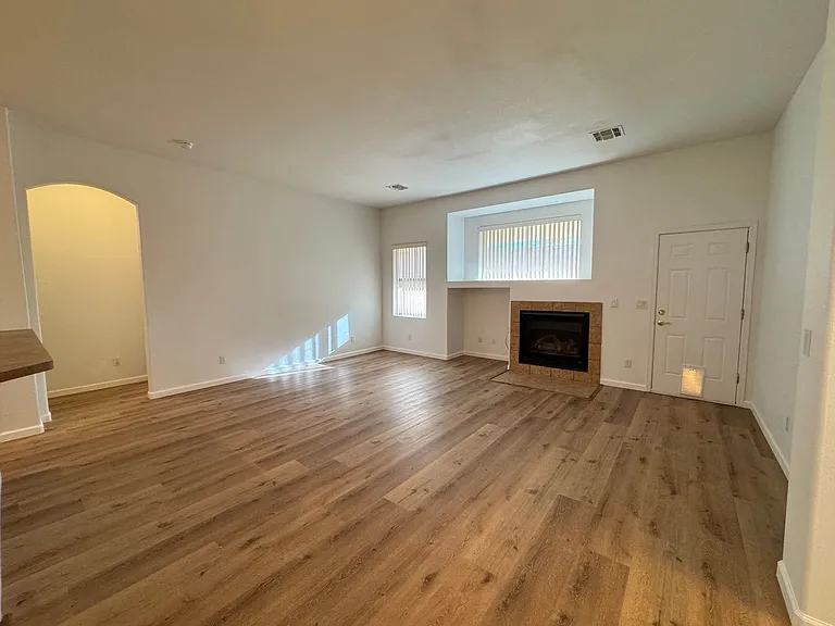 2772 Broadmoor Dr — Photo 3