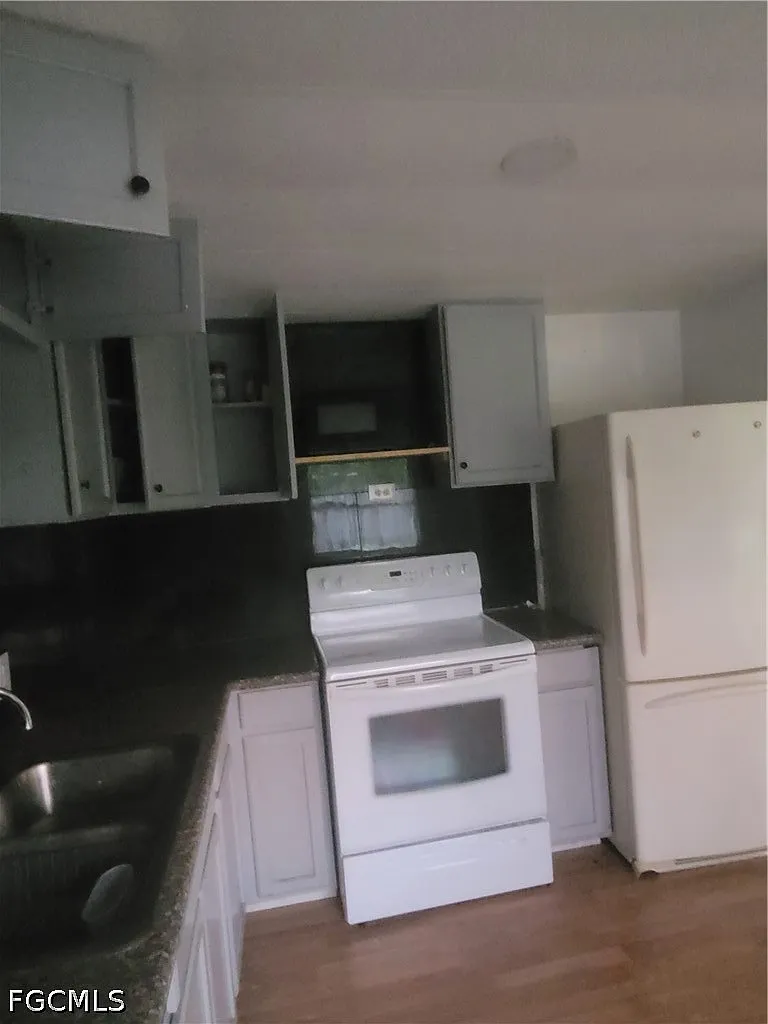 2 bed, 1.5 bath, 720 sqft, $1,200 — Photo 3