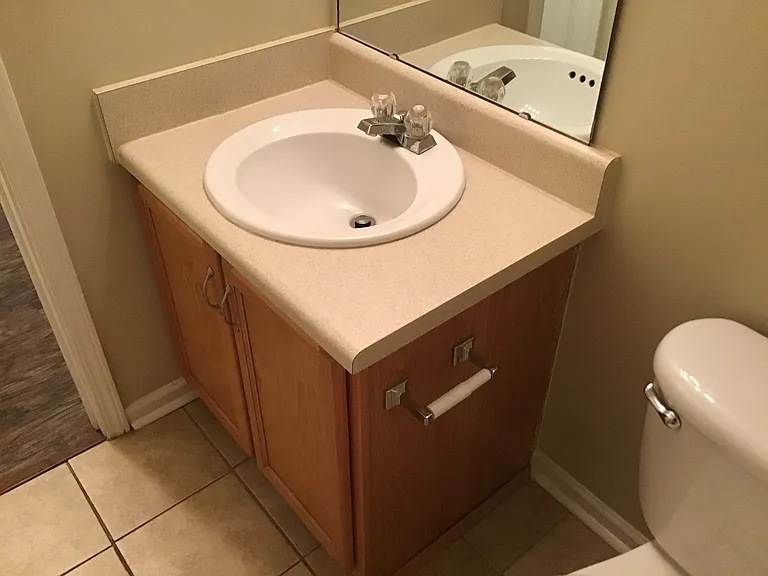 604 Sydney Ct — Photo 16