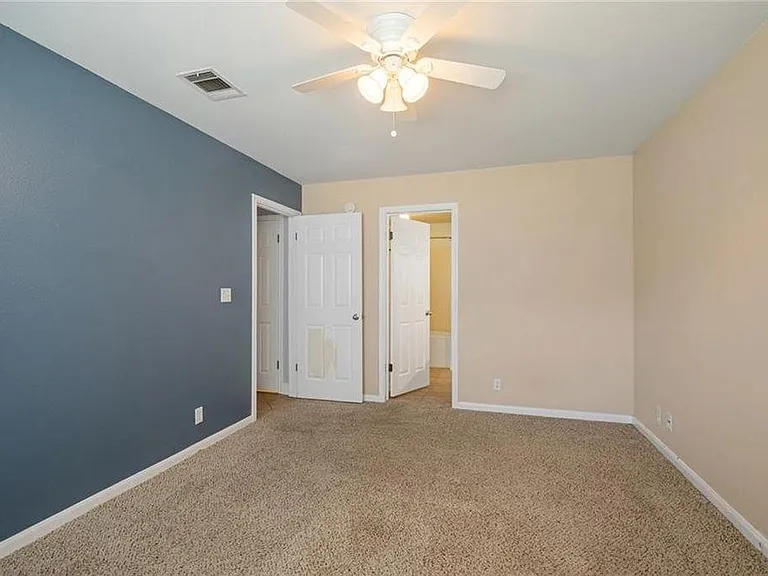 1709 Royal Ascot Dr — Photo 12