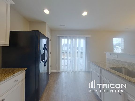 5th image of 1524 Waylon Ave