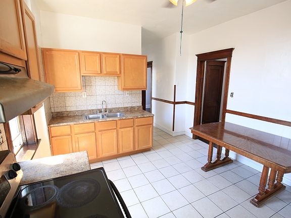 3rd image of 3546 W Fullerton Ave #3