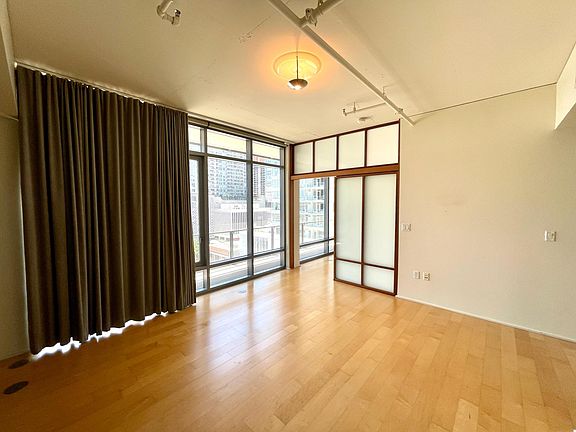 2nd image of 1100 S Hope St APT 802