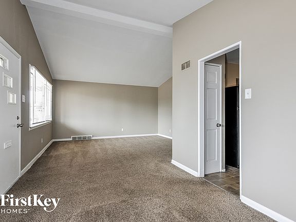3rd image of 915 Barat Ln